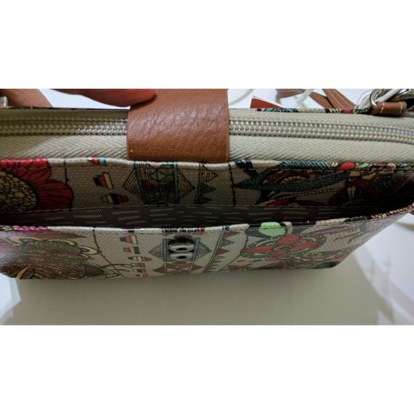 SAKROOTS Artist Circle Owl Crossbody Messenger Bag - Picture 3 of 6